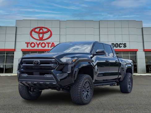 Used 2025 Toyota Tacoma SR5 AWD/4WD image 1