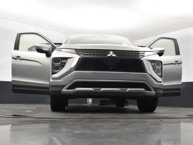 Used 2024 Mitsubishi Eclipse Cross SE AWD/4WD image 11