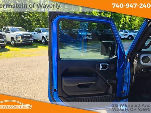 Used 2024 Jeep Gladiator Sport AWD/4WD image 17