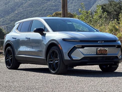 New 2026 Chevrolet Equinox EV LT w/ LPO, Blackout Package image 2