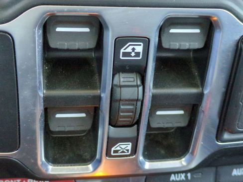 Used 2022 Jeep Wrangler Unlimited Rubicon 4xe w/ Cold Weather Group image 29