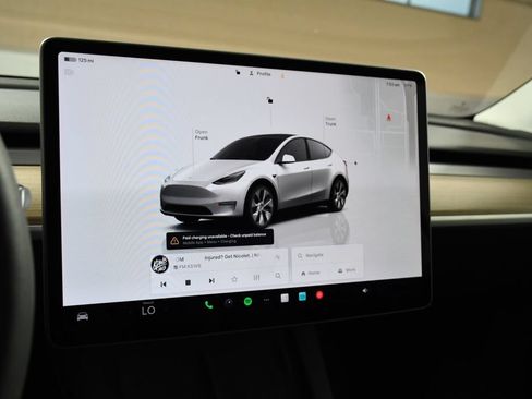 Used 2023 Tesla Model Y Long Range AWD/4WD image 31