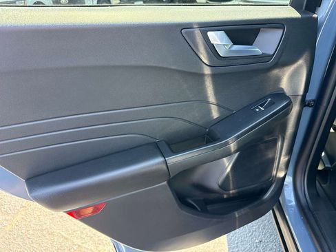 Used 2025 Ford Escape ST-Line w/ Equipment Group 301A image 10