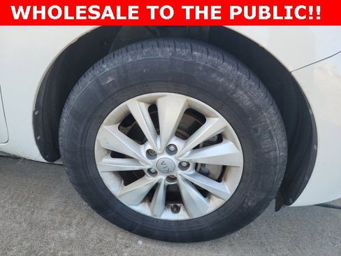 Used 2016 Kia Sedona L image 9