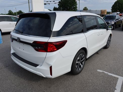 New 2026 Honda Odyssey EX-L image 4