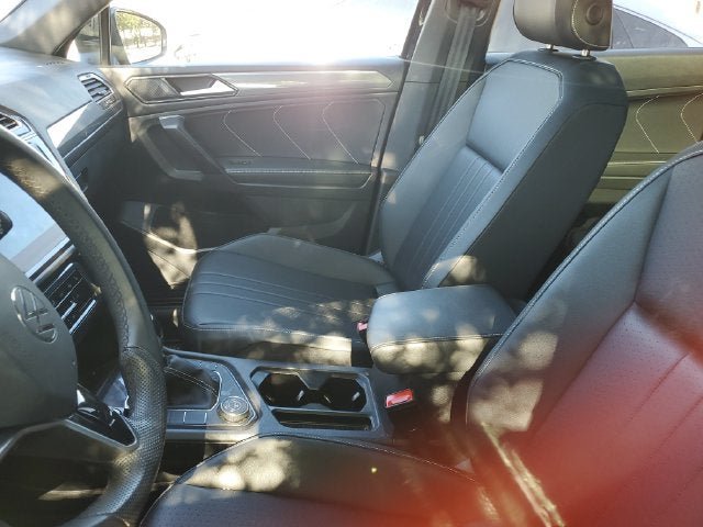 Used 2024 Volkswagen Tiguan SE R-Line AWD/4WD image 9
