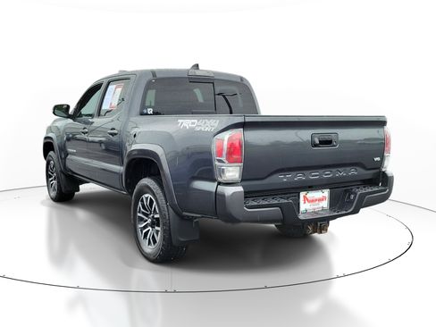Used 2022 Toyota Tacoma TRD Sport AWD/4WD image 3