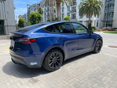 Used 2023 Tesla Model Y Long Range AWD/4WD image 5