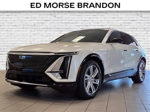 Certified 2024 Cadillac Lyriq Tech w/ Driver Assist Package image 1