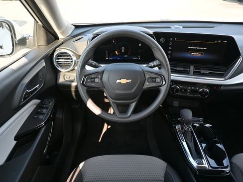 Used 2024 Chevrolet Trax LT image 13