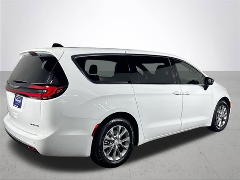 New 2026 Chrysler Pacifica Limited w/ Uconnect Theater Family Group FWD image 6
