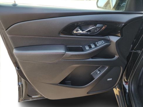 Used 2023 Chevrolet Traverse RS image 18