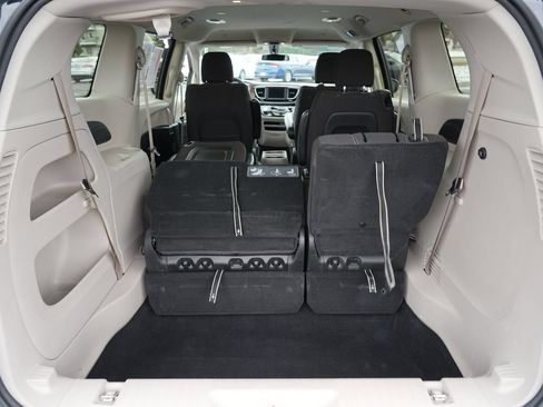 Used 2020 Chrysler Voyager LX FWD image 26