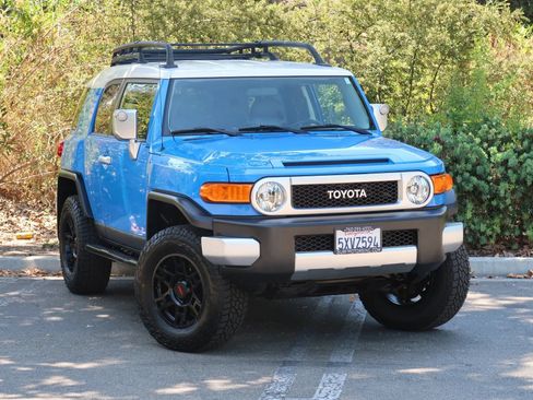 Used 2007 Toyota FJ Cruiser 4WD image 2