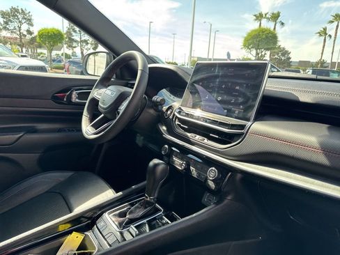 Used 2025 Jeep Compass Trailhawk w/ Trailer Tow Group image 22