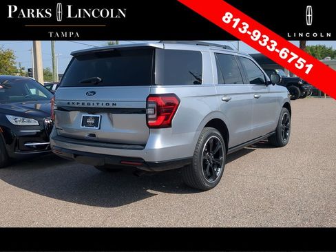 Used 2023 Ford Expedition Limited RWD image 4
