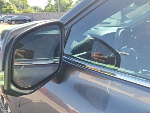 Used 2021 Toyota Highlander XLE FWD image 14