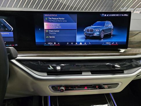 Used 2024 BMW X7 xDrive40i w/ Executive Package AWD/4WD image 35