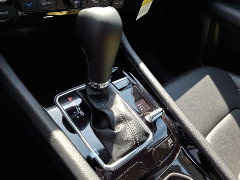 New 2026 Jeep Compass Limited w/ Sun, Sound & Navigation Group AWD/4WD image 12
