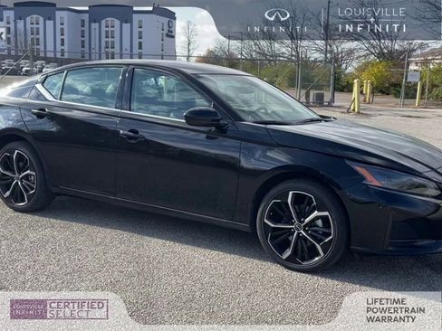 Used 2025 Nissan Altima 2.5 SR image 2