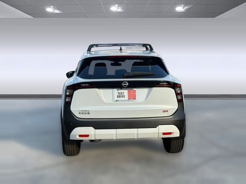 Used 2026 Nissan Kicks SR FWD image 13