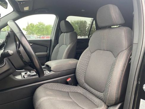 Used 2023 Honda Pilot Sport image 2