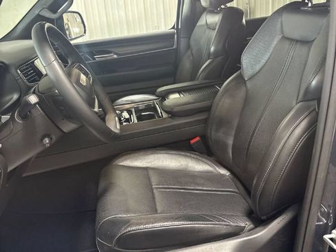 Used 2024 Jeep Wagoneer L Series II w/ Flexible Seating Group AWD/4WD image 2