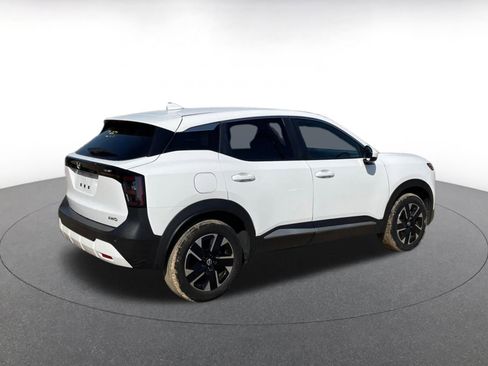 Used 2025 Nissan Kicks SV image 15