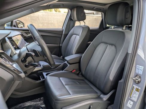 Used 2023 Audi Q4 e-tron Prestige image 30