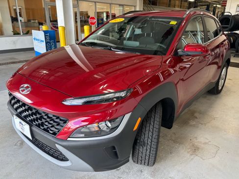 Used 2023 Hyundai Kona SEL w/ Cargo Package AWD/4WD image 3