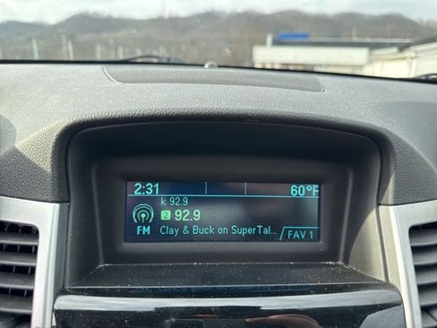 Used 2014 Chevrolet Cruze LT w/ All-Star Edition image 17