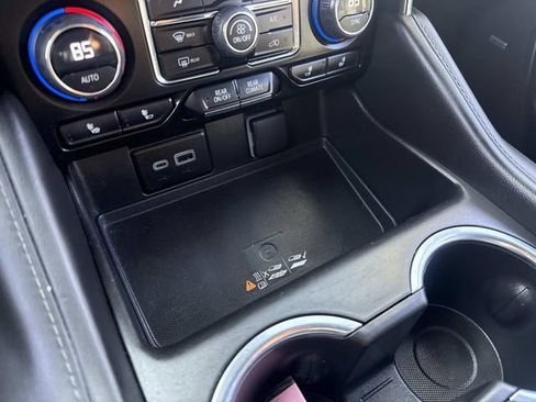 Used 2023 Chevrolet Suburban Z71 w/ Z71 Off-Road Package image 28