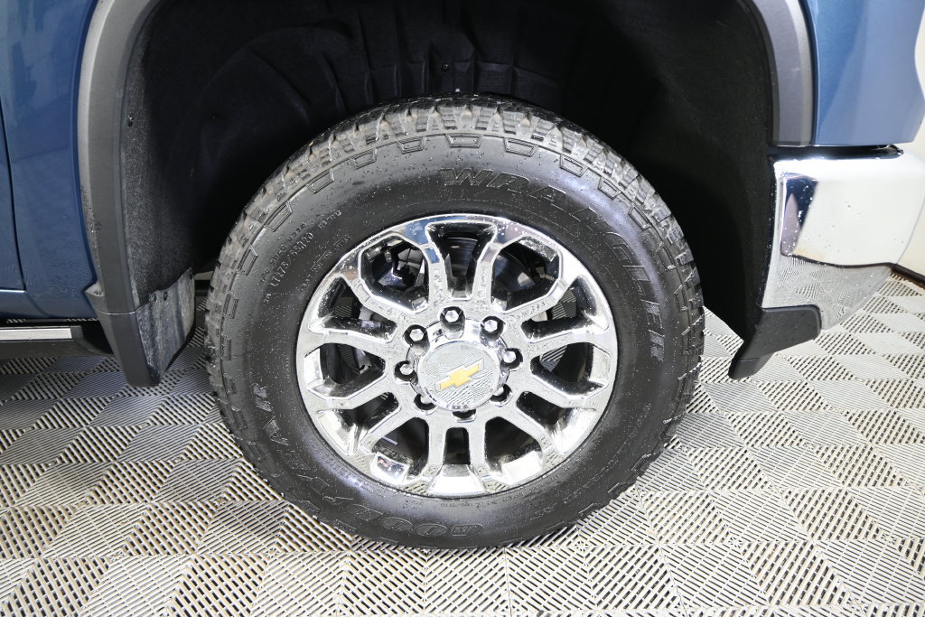 Used 2026 Chevrolet Silverado 3500 LTZ w/ LTZ Premium Package AWD/4WD image 12