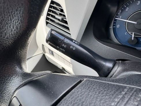 Used 2019 Toyota Sienna LE AWD/4WD image 30