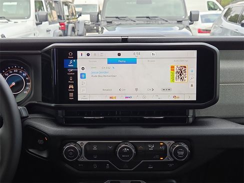 New 2026 Jeep Gladiator Sport image 18