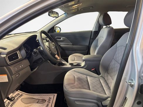 Certified 2018 Kia Niro LX image 12