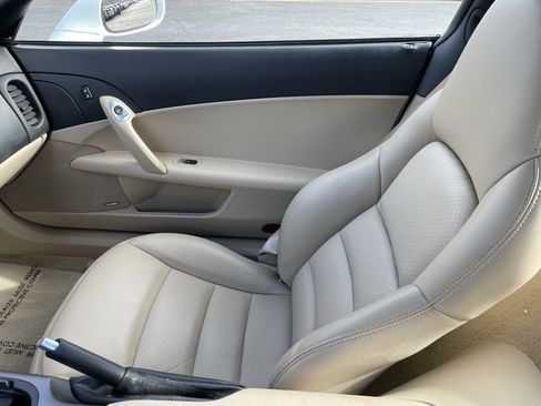 Used 2007 Chevrolet Corvette Coupe w/ Preferred Equipment Group image 17