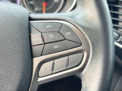 Used 2019 Jeep Cherokee Latitude Plus FWD image 21