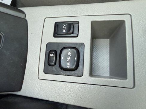 Used 2011 Toyota RAV4 2WD w/ Base L4 Extra Value Pkg image 25