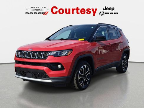 Certified 2024 Jeep Compass Limited AWD/4WD image 8