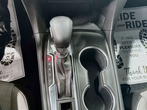 Used 2022 Chevrolet Equinox LS w/ LS Convenience Package FWD image 17