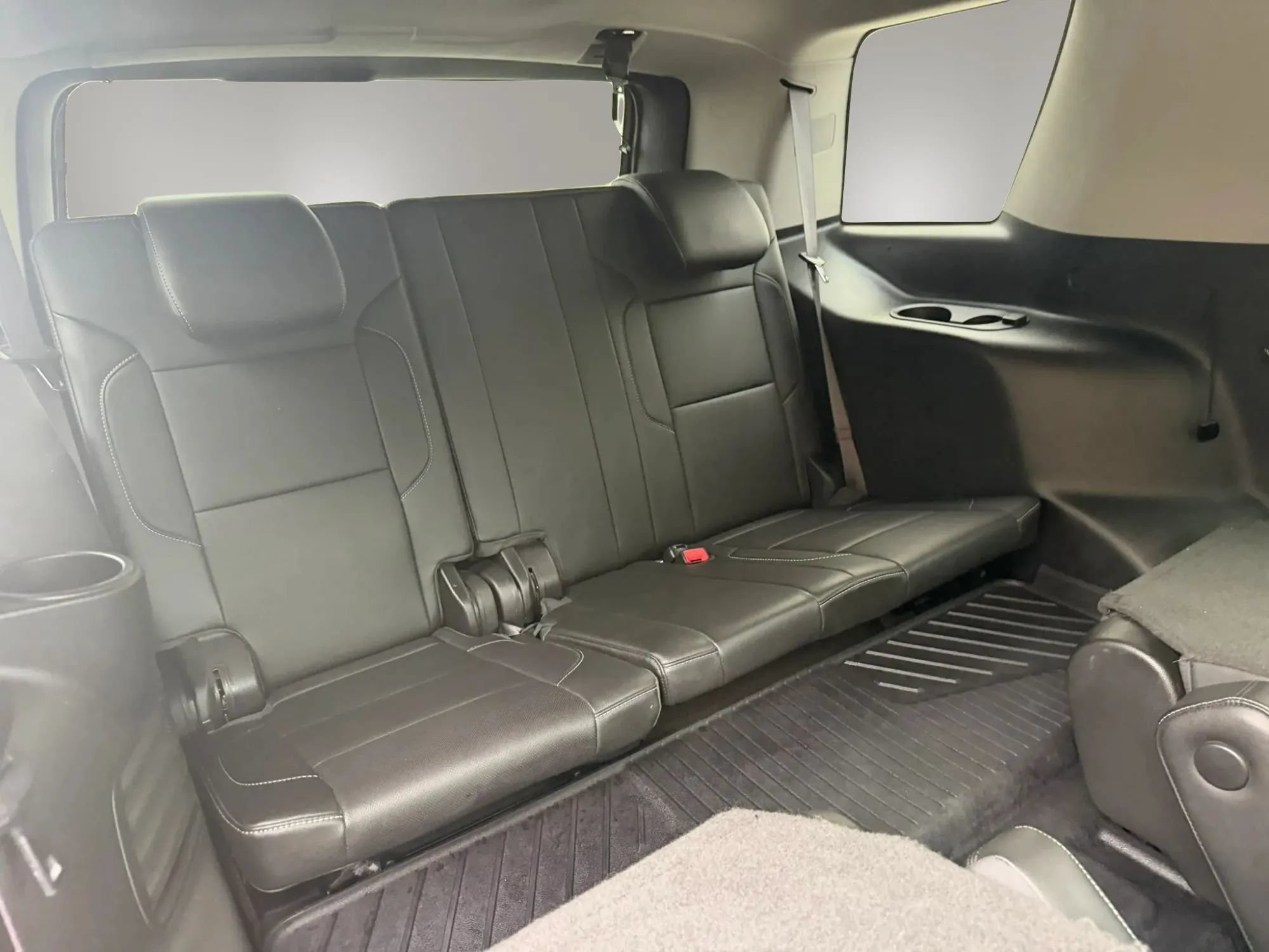 Used 2017 GMC Yukon SLT w/ Premium Edition AWD/4WD image 28
