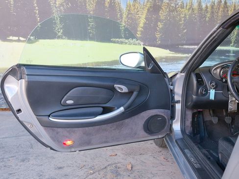 Used 2004 Porsche Boxster S image 11