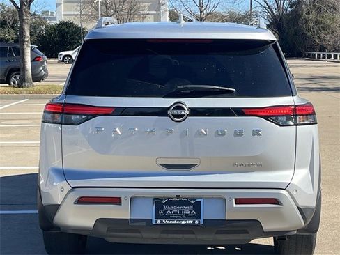 Used 2023 Nissan Pathfinder Platinum w/ Cargo Package image 5
