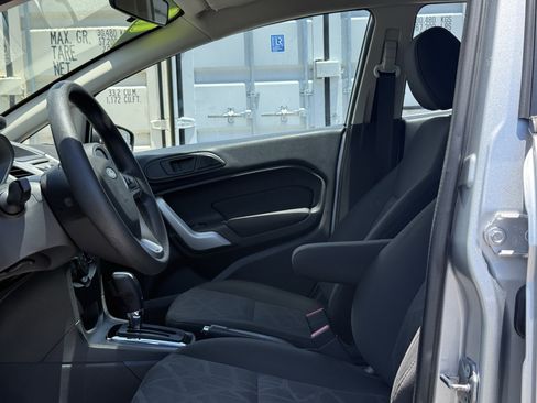 Used 2013 Ford Fiesta SE w/ Super Fuel Economy Pkg FWD image 19
