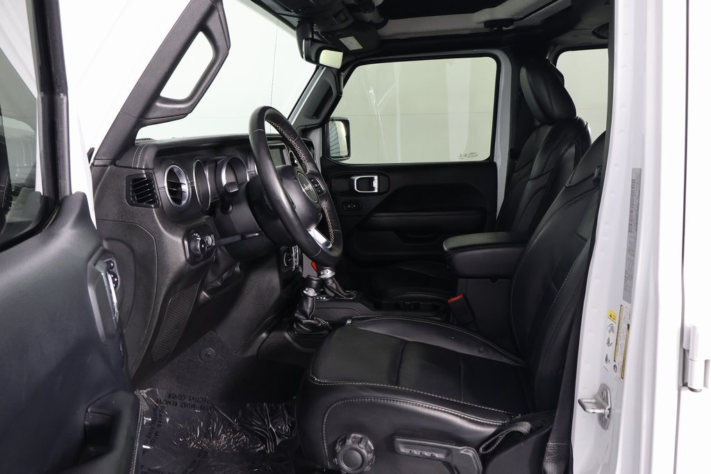 Used 2018 Jeep Wrangler Unlimited Sahara AWD/4WD image 10