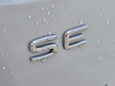 New 2026 Volkswagen Atlas SE FWD image 8