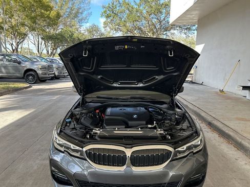 Used 2019 BMW 330i Sedan w/ M Sport Package image 10