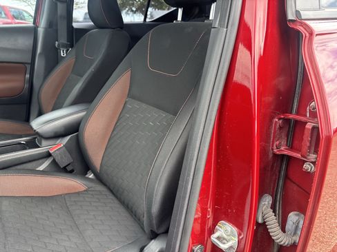 Used 2023 Nissan Kicks SR w/ Exterior Package FWD image 11