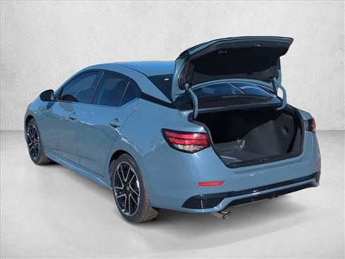 New 2025 Nissan Sentra SR w/ SR Premium Package FWD image 8